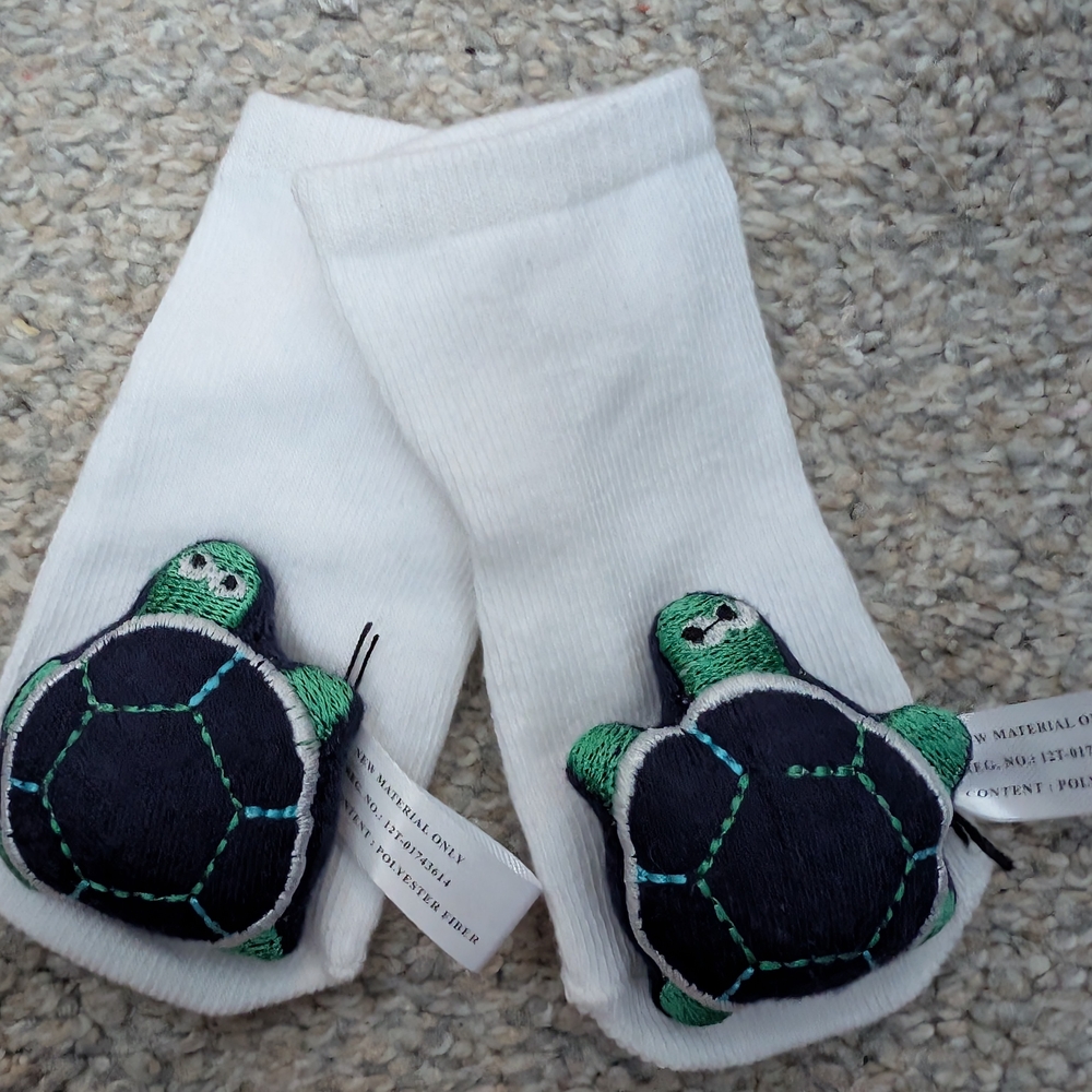 Adorable Turtle Kids Socks - White and Green